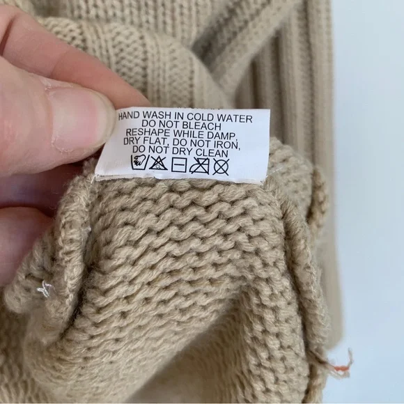 Quinn Tan Artful Cardigan Sweater (Size M) GREAT for spring and Summer evenings! - Picture 5 of 7